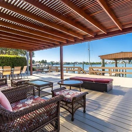 Amazing Water Front View Home Newly Renovated 3Bd 2Bth Clearwater Beach Exterior photo